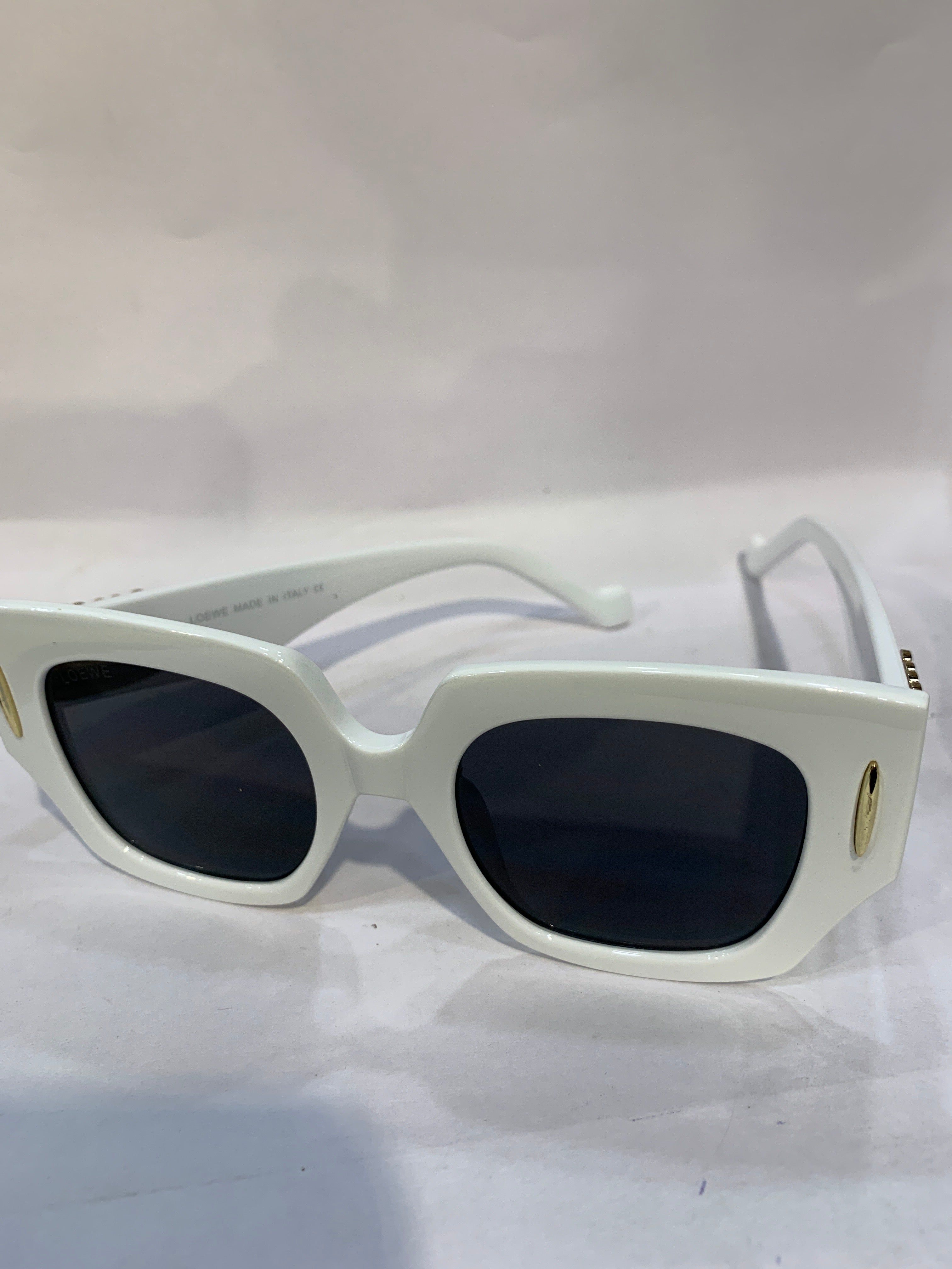 EOL White Frame Black Shade Unisex Sunglasss 7780 50 20 145
