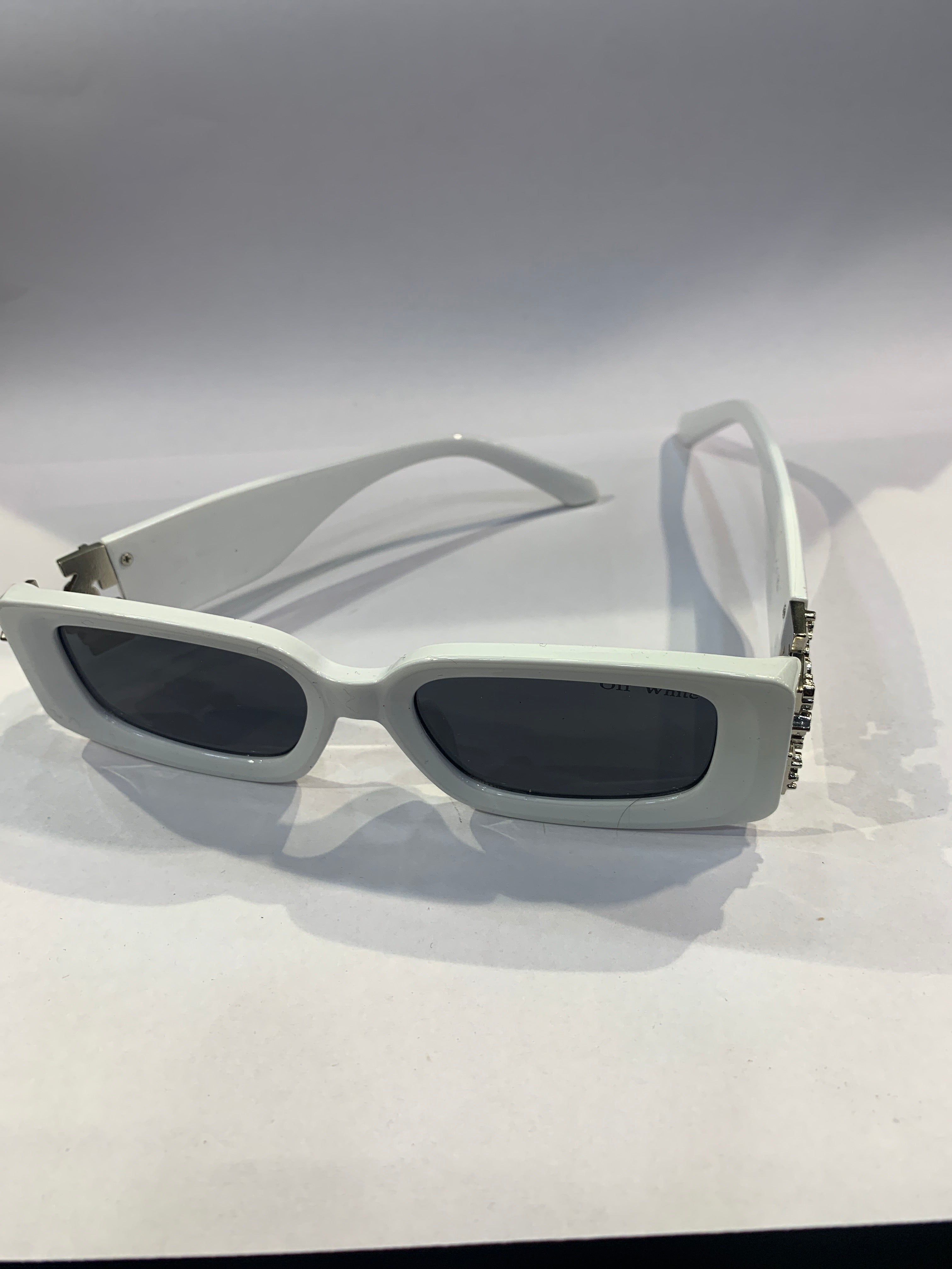 FFO white Frame Black Shade Unisex Sunglasss OD 98194 C8 58 17 142