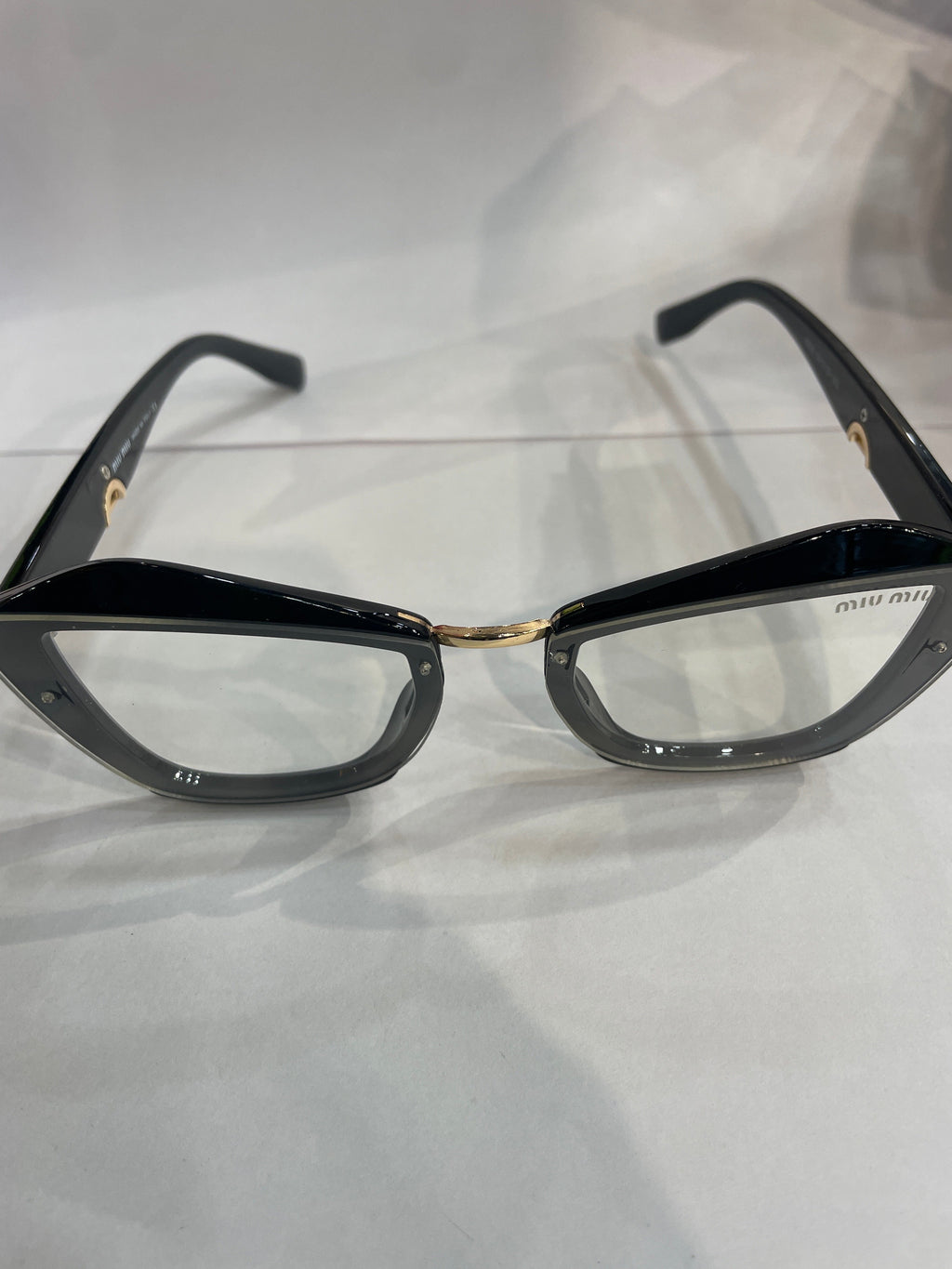 UIM MIU Black Frame Trancy Shade Sunglasses 8820 64 15 143
