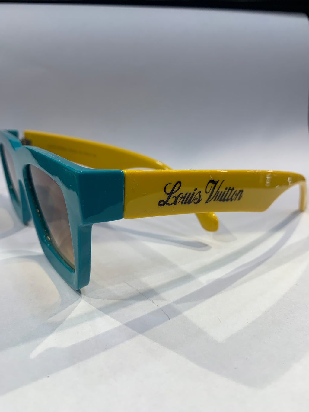 UOL Green Yellow Frame Brown Shade Unisex Sunglasss 6093 52 21 145
