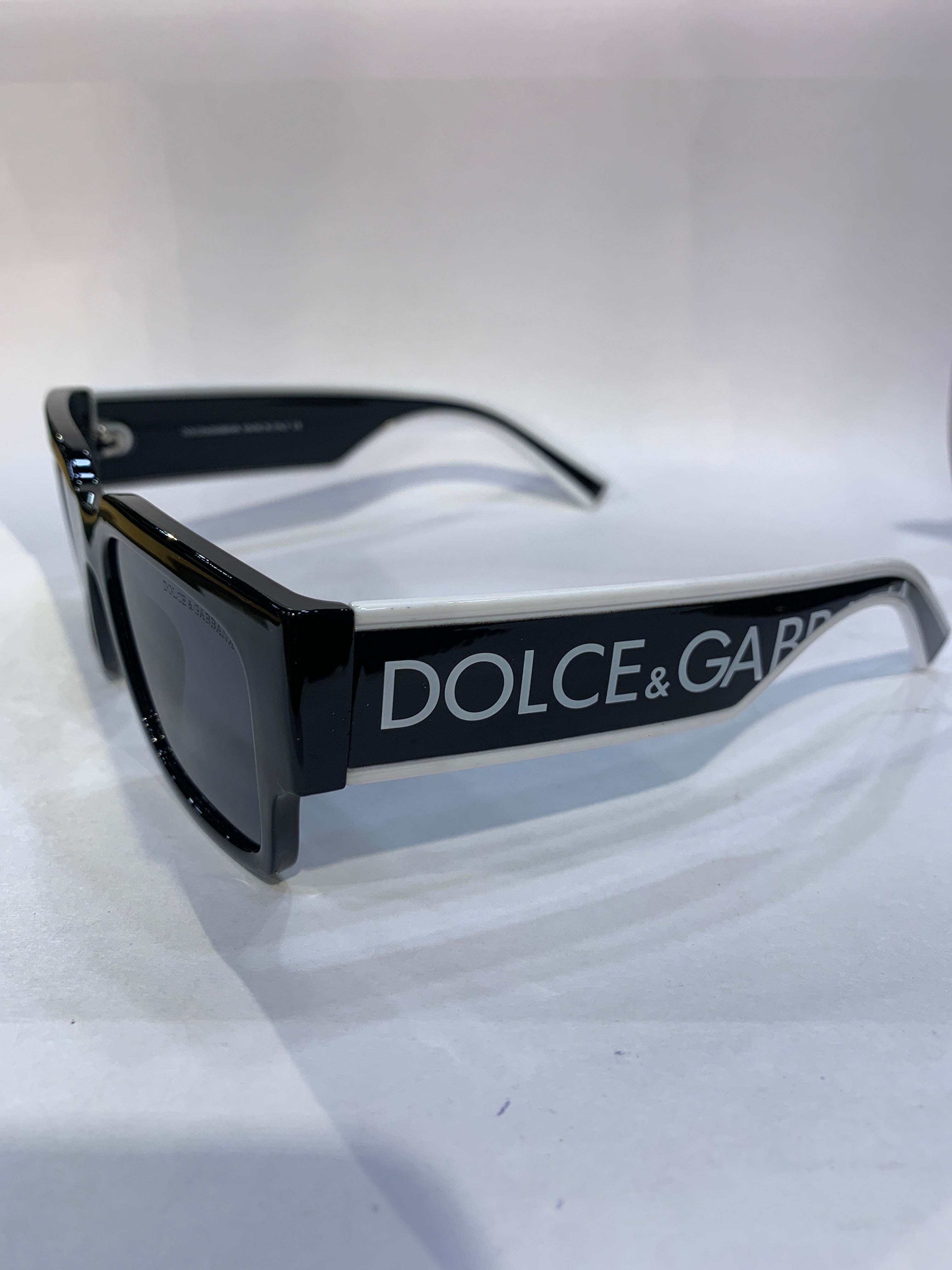 LOD  Black White Frame Black Shade Unisex Sunglasss DG6184 52 19 140 C3