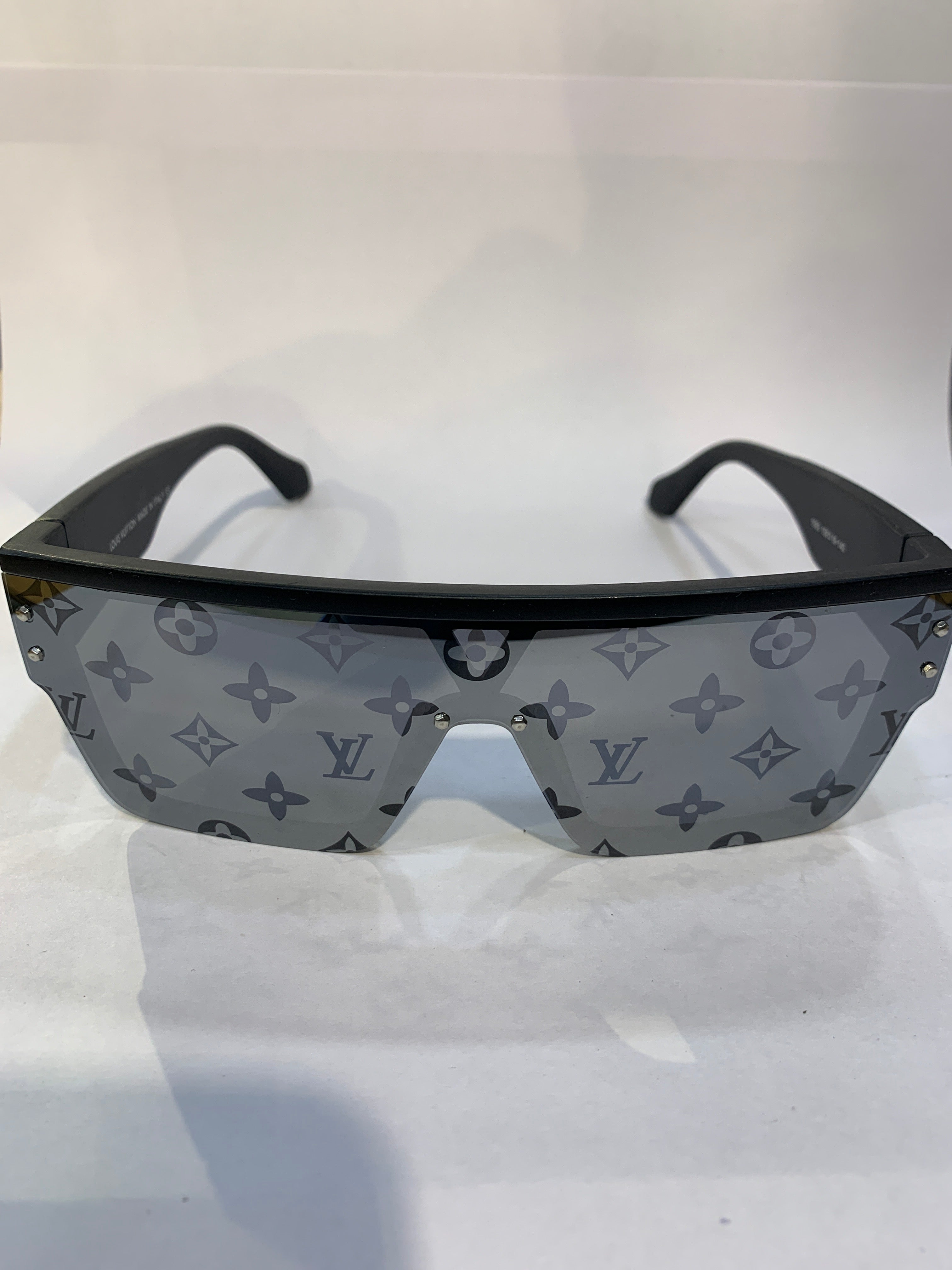 UOL Black  Frame Black Mercury  Printed Shade Unisex Sunglasss 1583 158 16 140
