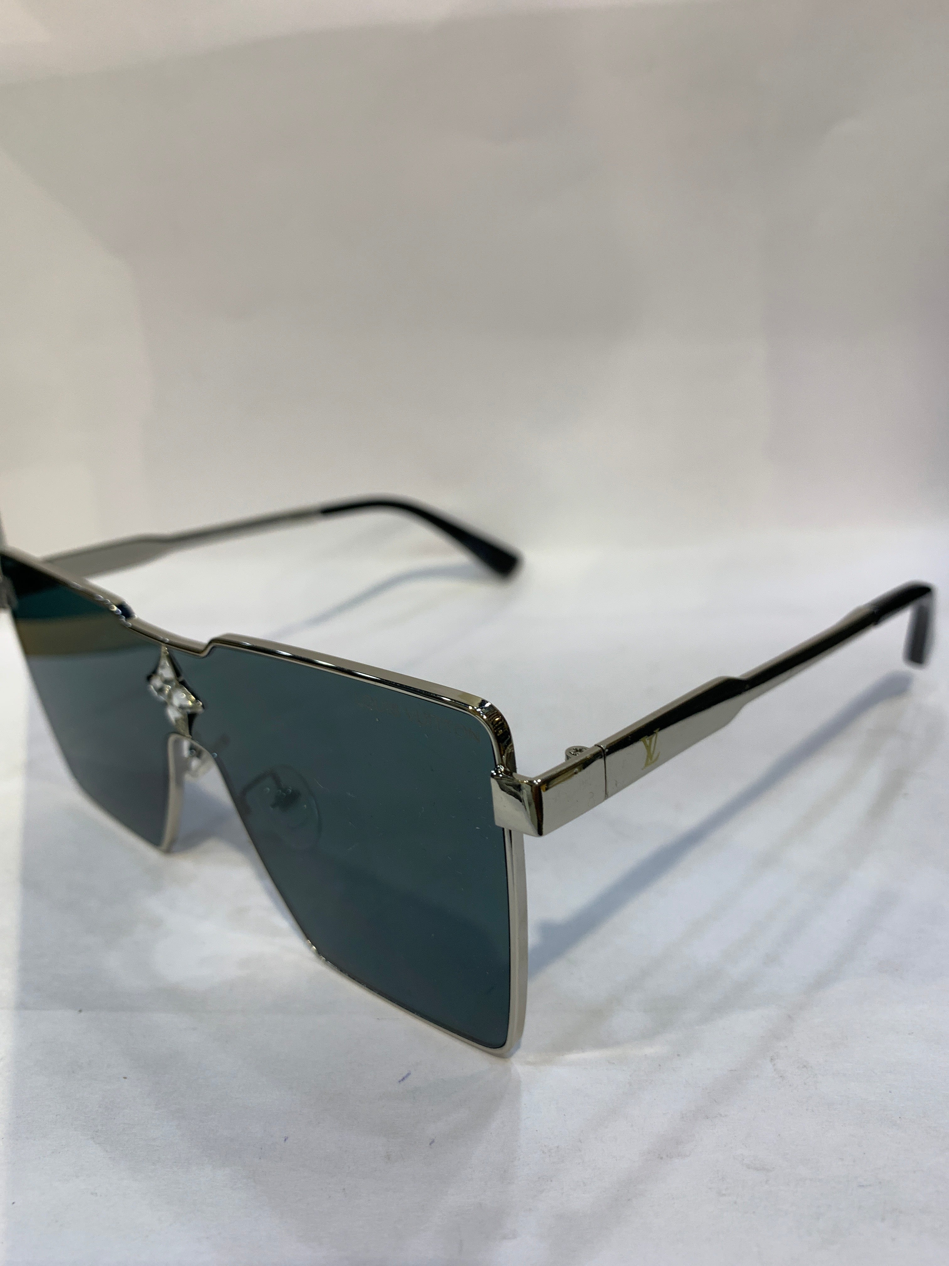 UOL Silver Frame Green Shade Unisex Sunglasss 2A621 56 15 139