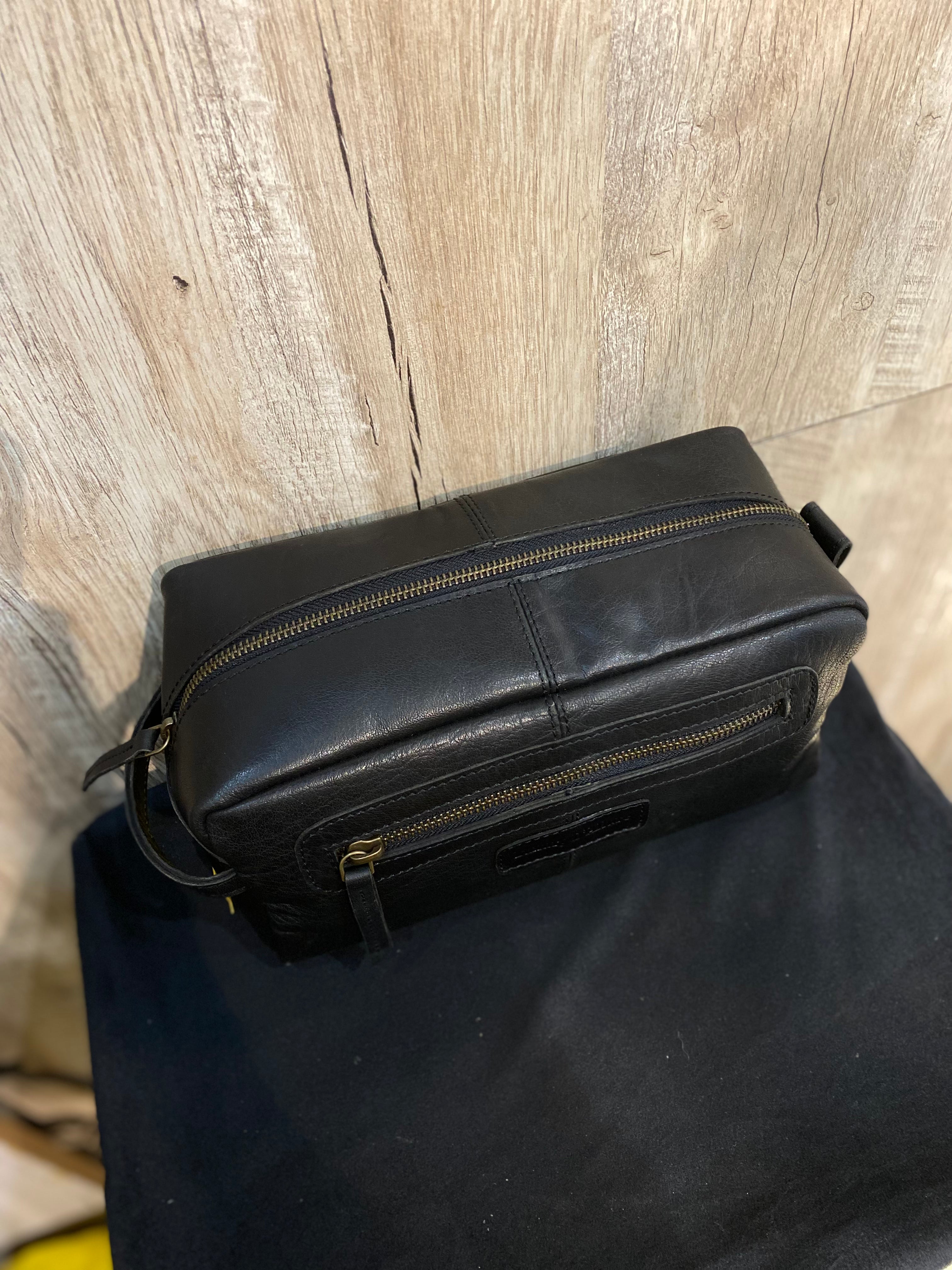 Luxury D’Allure Black Genuine Leather Travel Kit Bag 0009