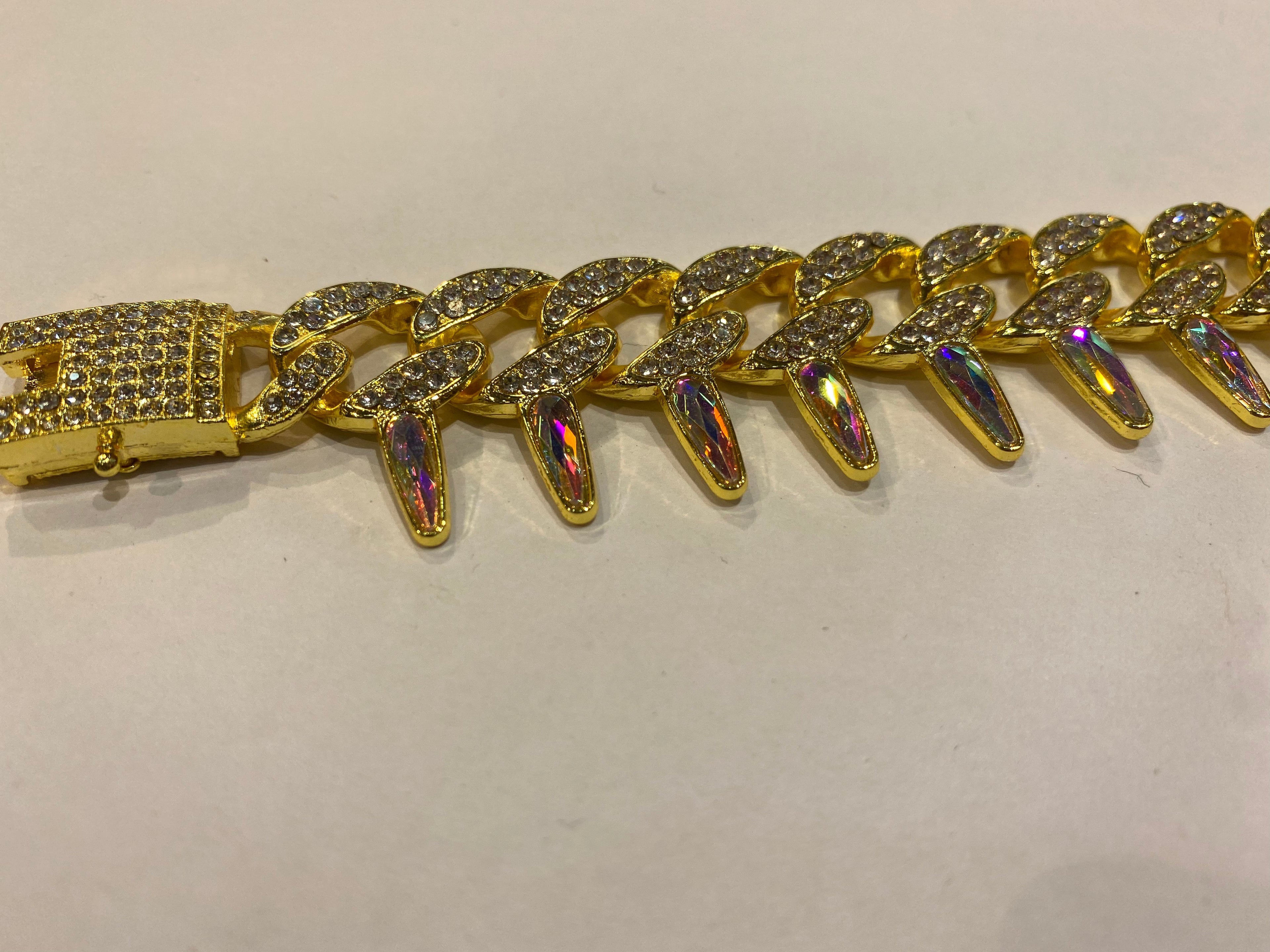 Gold Colour With Diamond Studded Bracelet 40054